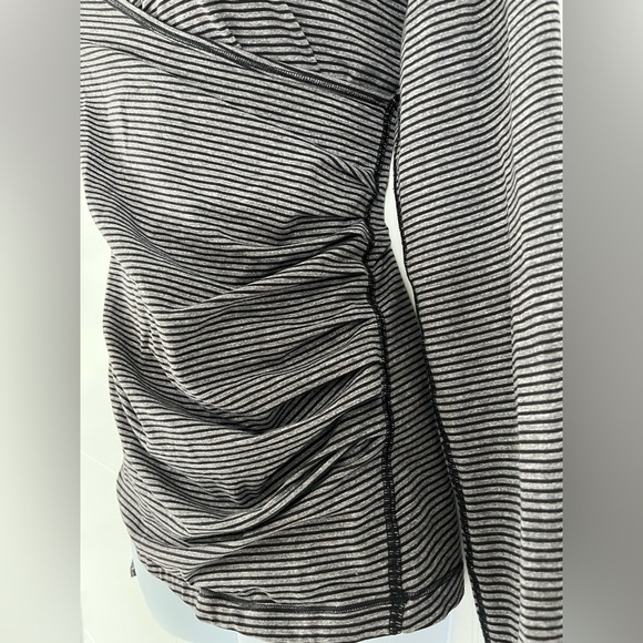 Lululemon/ Striped Sunset Salutation/ Black & grey/ Size US 10 - Picture 6 of 13